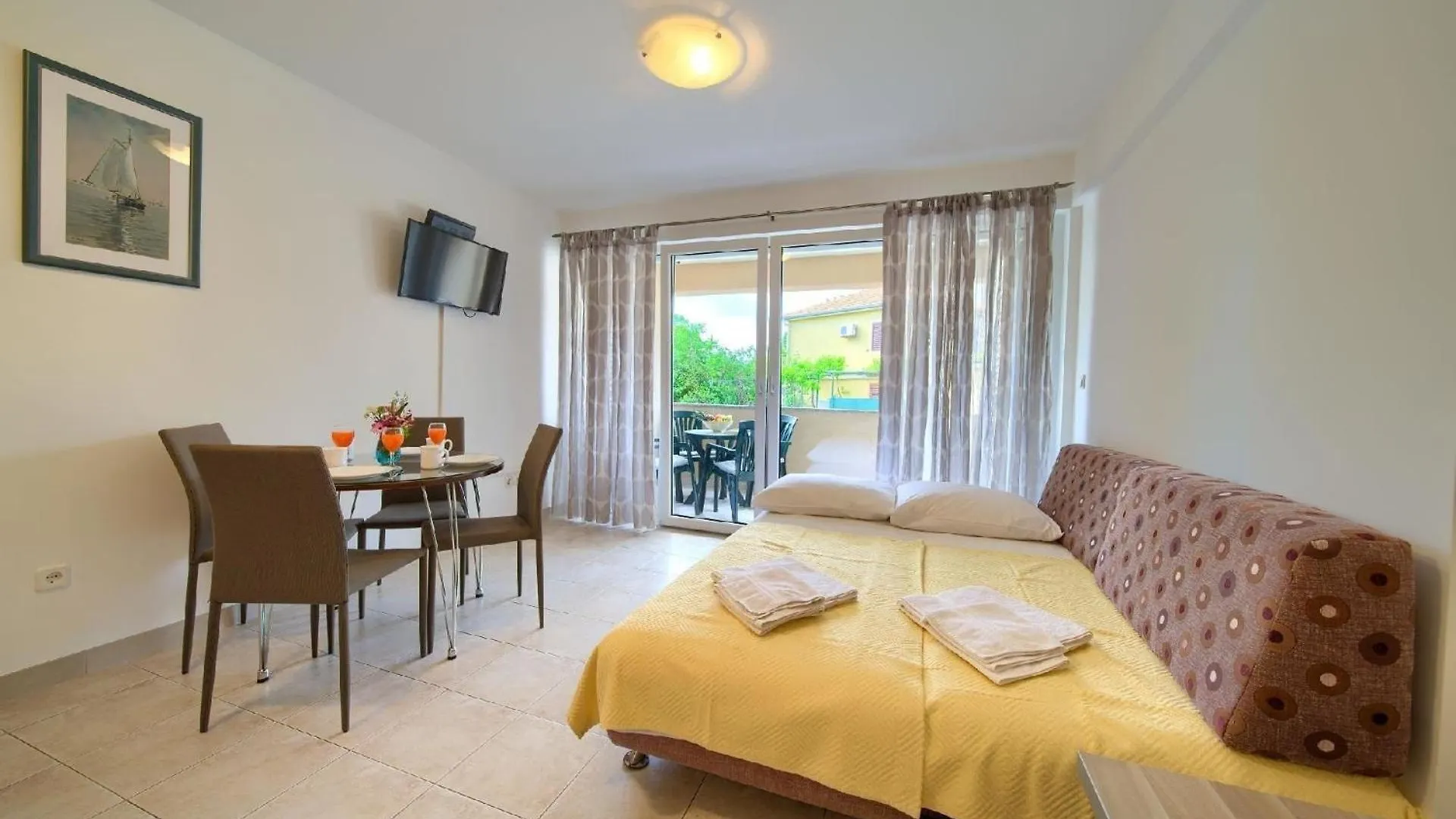 Appartement Mit Terrasse Šilo 0*,